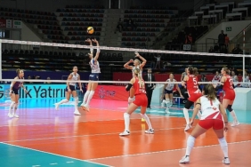 kadin-voleybol-takimindan-3-0lik-galibiyet.jpg