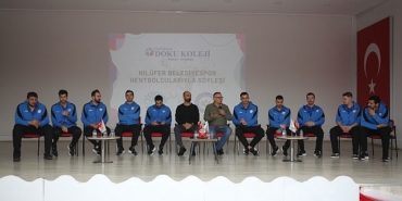 niluferli-hentbolcular-ogrencilerle-bulustu.jpg