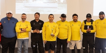 nissan-turkiye-yelken-takimi-burhanettin-tekdag-yil-sonu-kupasindan-bu-yil-da-kupayla-dondu.jpg