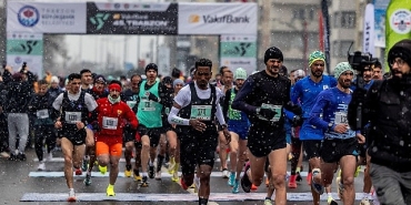 vakifbank-45-uluslararasi-trabzon-yari-maratonu-kosuldu.jpg