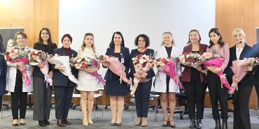 yeni-yuzyil-universitesi-gaziosmanpasa-hastanesinde-kadin-ve-aile-hizmetleri-mudurlugu-is-birligiyle-dogumdan-menopoza-kadinin-saglik-seruveni-paneli-gerceklestirildi.jpg