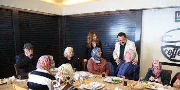 alzheimer-hastalari-ekdag-tesislerinde-sosyallesti.jpg