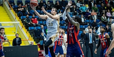 buyuksehirden-play-off-yolunda-kritik-galibiyet.jpg