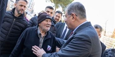 izmir-yasli-dostu-sehirler-agina-kabul-edildi.jpg