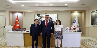 baskan-bocek-makamini-cocuk-baskana-devreti.jpg