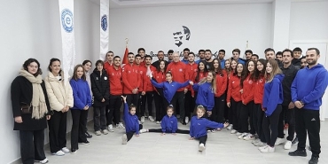 ege-universitesi-spor-kulubu-sualti-ragbisi-takimlari-basarilari-ile-goz-kamastirdi.jpg