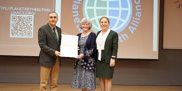 gezegen-sagligi-alaninda-calismalar-yapan-prof-dr-teddie-potter-konferans-verdi.jpg