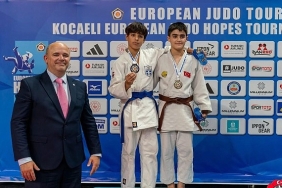buyuksehir-belediyespordan-judoda-tarihi-basari.jpg