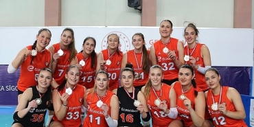 eczacibasi-spor-kulubu-altyapi-takimlari-2024-2025-sezonuna-damga-vurdu.jpg