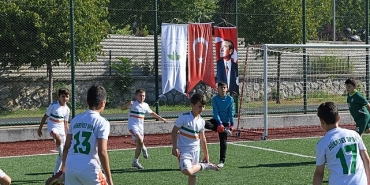 gelecegin-futbolculari-osmangazide-sahaya-cikti.jpg