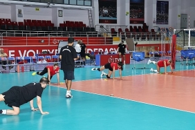 nilufer-belediyespor-eker-kadin-voleybol-takimi-yeni-sezon-hazirliklarina-basladi.jpg