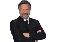 usta-oyuncu-oktay-kaynarca-sinpas-yapi-tasarruf-sandiginin-reklam-yuzu-oldu.jpg