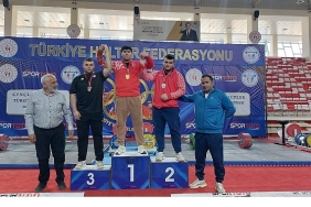 kahramankazan-belediyespor-halter-takimi-turkiye-sampiyonasinda-4-oldu.jpg