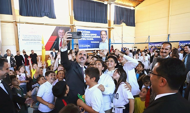baskan-aydin-hasat-zamaninda-ciftcilerle-bulustu.jpg