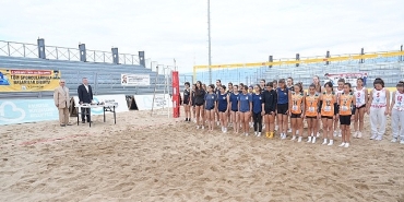 burhaniyede-geleneksel-oren-ataturk-kupasi-plaj-voleybolu-turnuvasi-basladi.jpg