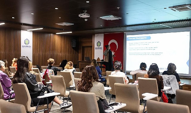 kadin-isi-girisim-kadinlarin-girisim-yolculuguna-guclu-bir-destek-sunmaya-devam-ediyor.jpg
