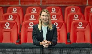 vodafone-kadin-voleybolunun-yaninda-durmaya-devam-ediyor.jpg