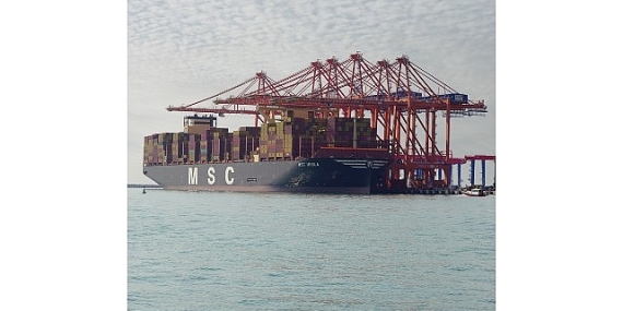 mersin-uluslararasi-limani-dunyanin-en-buyuk-konteyner-gemisi-msc-irinayi-agirladi.jpg