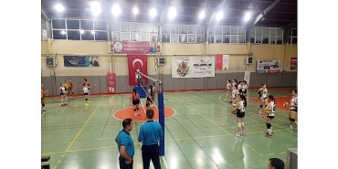 cigli-belediyesinin-voleybol-takimlari-ligde-zirvede.jpg