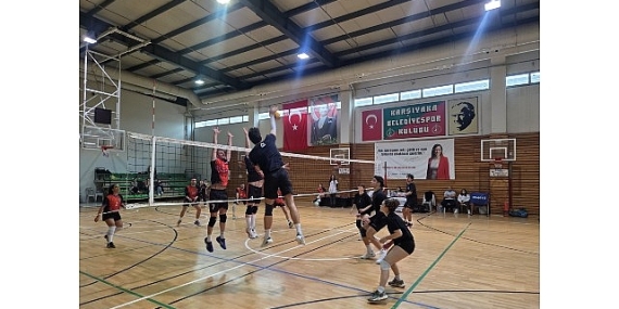 karsiyakada-voleybol-heyecani.jpg