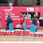 osmangazili-badmintoncular-turkiye-sampiyonasinda-parladi.jpg
