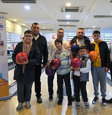 bilgievlerinden-baba-ogul-bowling-turnuvasi.jpg