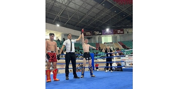 kemer-belediye-kick-boks-sporcularindan-2-bronz-madalya.jpg