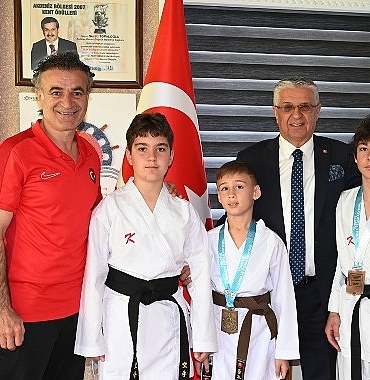 kemer-belediyesi-karate-takimindan-iki-madalya.jpg