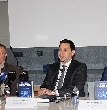 acibadem-sports-academyden-futbolun-gelecegine-isik-tutan-panel.jpg