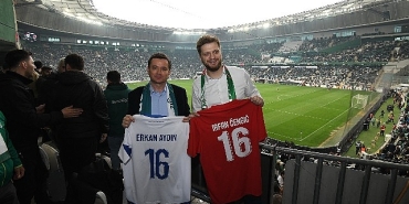 bursaspor-tribunlerinde-kardeslik-ve-cosku-bir-arada.jpg