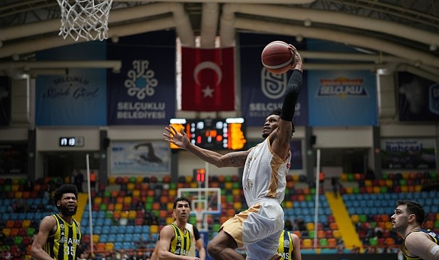 konya-buyuksehir-play-off-ceyrek-finalinde-avantaji-kapti.jpg