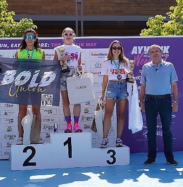 Ayvalık’ta yarı maratonun şampiyonları ödüllerini aldı