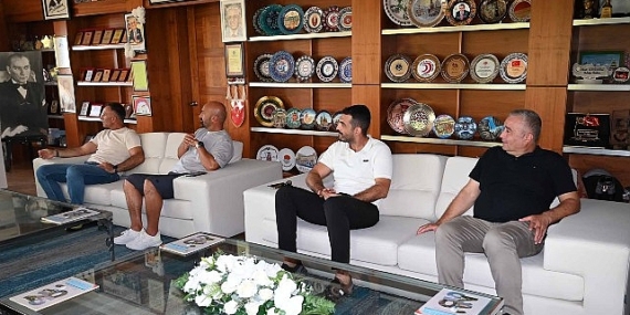 Kemer Su Sporları Derneği’nden Başkan Topaloğlu’na ziyaret