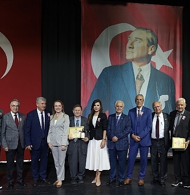 Konak’ta sporun emektarlarına vefa gecesi