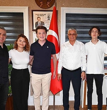 Antalya Bisiklet Sevenler Spor Kulübü’nden Başkan Topaloğlu’na ziyaret