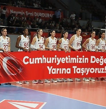 Aras Kargo Spor Kulübü, Sultanlar Ligi’nde Cumhuriyet Bayramı Coşkusunu Parkeye Taşıdı