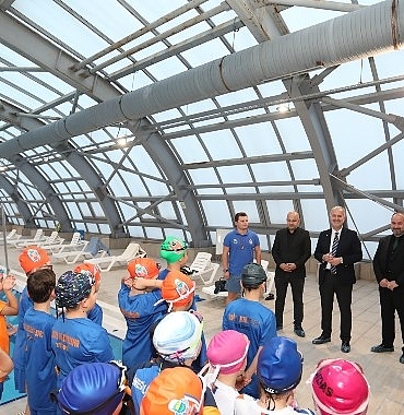 Başkan Taban İnegöl Belediyespor’un Yüzme Sporcularıyla Buluştu