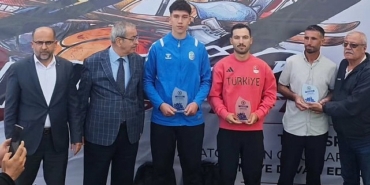 Bisikletçimize Konya ASKF’den “Yılın Sporcusu” Ödülü