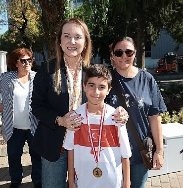 Konak’ın çocukları Şenel Aksu için koştu