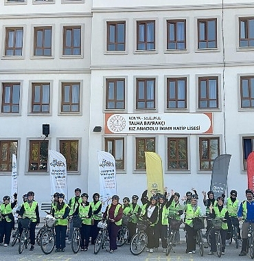 Konya Büyükşehir’in “Bisiklet Dostu Okul” Projesiyle Öğrenciler Pedal Çeviriyor