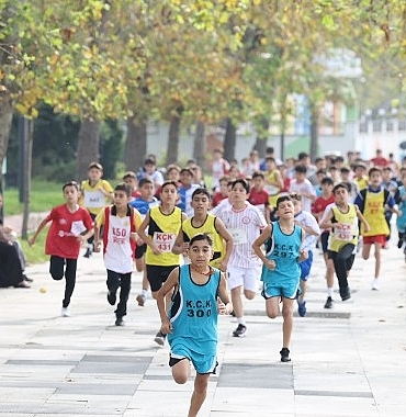 Küçükçekmece'de Geleneksel 29 Ekim Cumhuriyet Koşusu Gerçekleştirildi